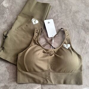 Women’s best kahki set